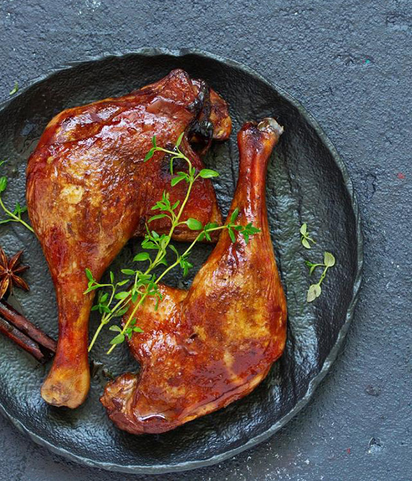 Duck leg confit in their own fat, sterilized, in a metal can